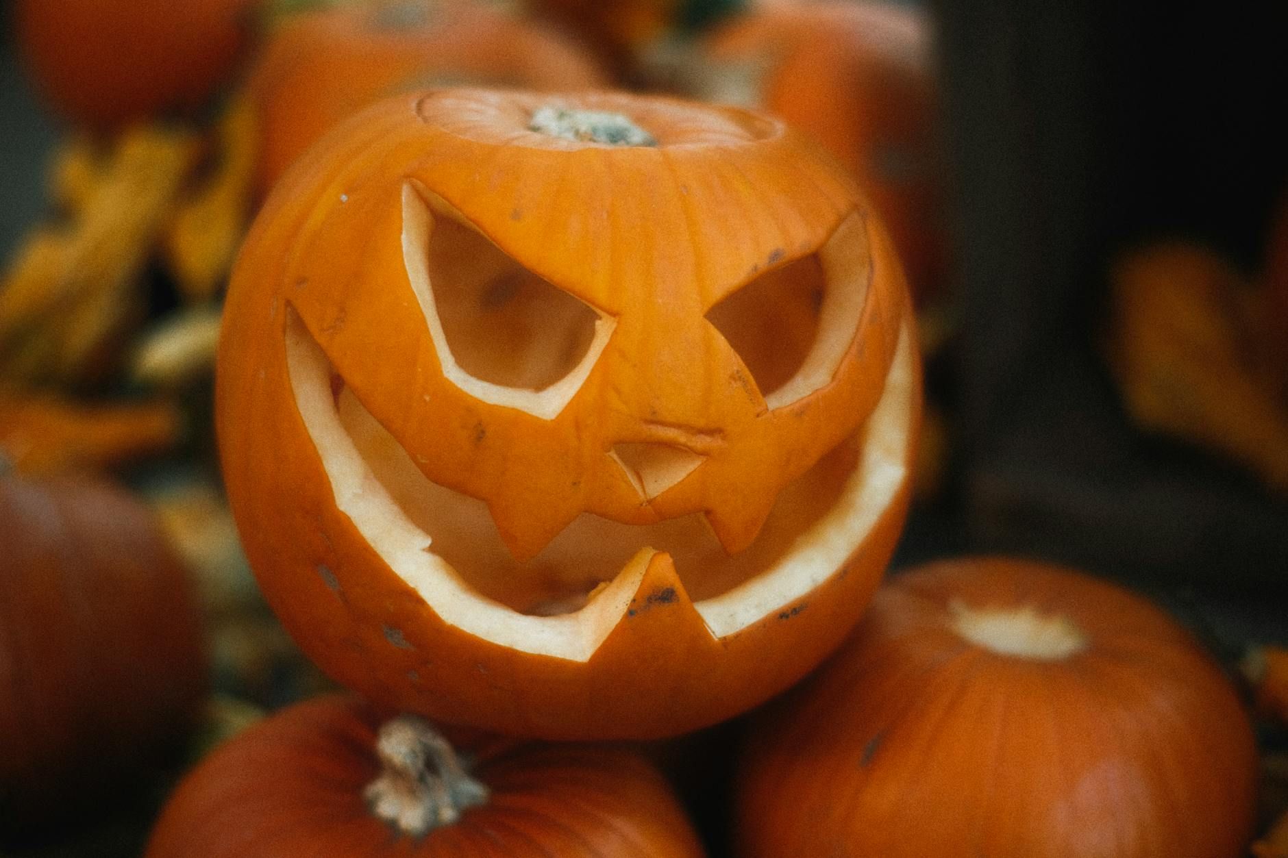 Jack o' Lantern — резьба по тыкве